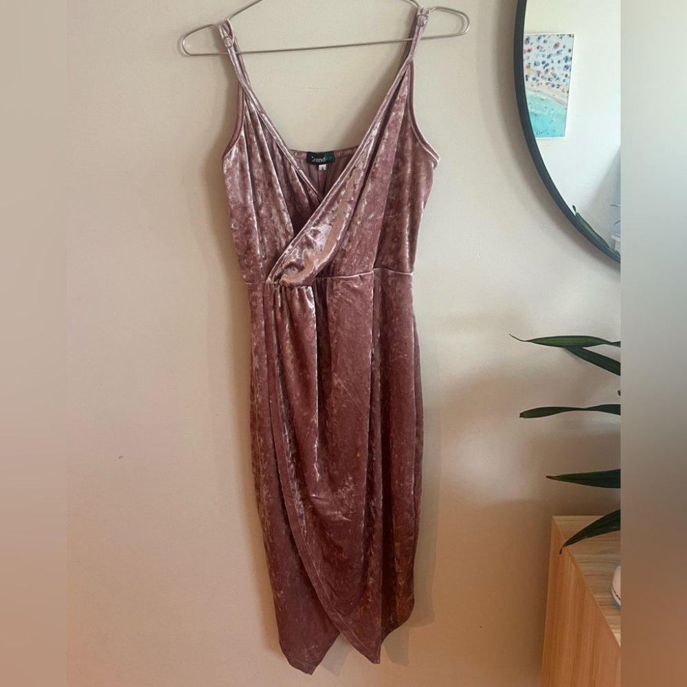 Pink  Velvet Midi Dress - Picture 2 of 11